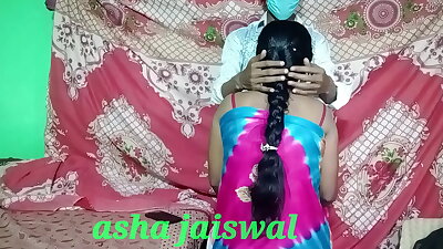 मेरी जान कितना अच्छा लंड चूसती हो  लंड चूस के स्टूल पर चुद गई क्लियर आवाज चूत में जाने पर लंड और चूत 