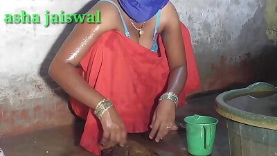 बहन नहाने गईं भाई ने बाथरूम में चोद गाड़ में डाल क्लियर आवाज में