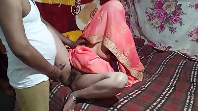 सादी सुदा नई नवेली भाभी की गदराई जबानी में हबस बुझाई